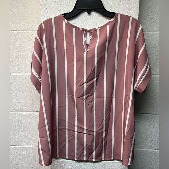 shein curve plus Vertical Stripe
Short Sleeve Blouse 2X - Picture 4 of 4